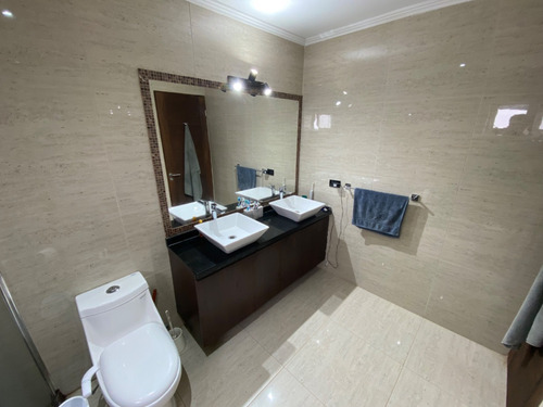 Venta Casa 5D en suite Walk-in cl&oacute;set 4B 3E  - Conc&oacute;n