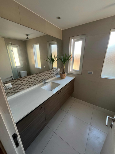 Venta Casa 7D 4B 2E Montemar - Conc&oacute;n