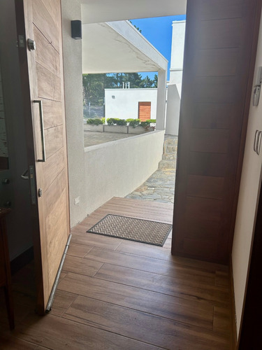 Venta Casa NO 5D 5B 3E 1B Montemar - Conc&oacute;n
