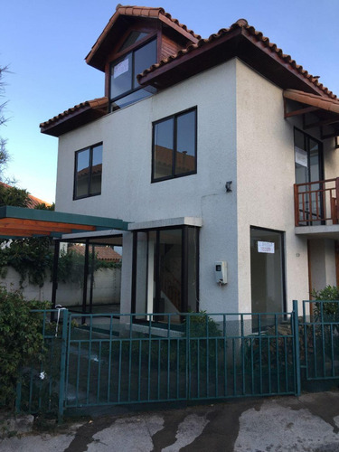 Arriendo Casa NP 5D en suite Walk-in cl&oacute;set 3B 2E 1B Montemar - Conc&oacute;n