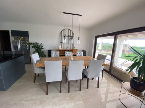 Venta Casa 5D en suite Walk-in cl&oacute;set 4B 3E  - Conc&oacute;n