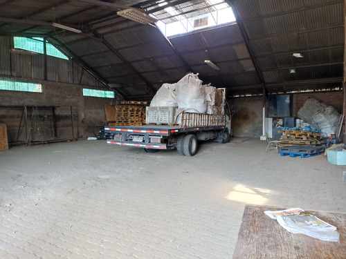  Galp&oacute;n Industrial Con Oficinas Administrativas En La Granja