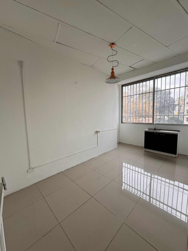 Local Comercial 3 Pisos Esquina Loreto/sta Filomena