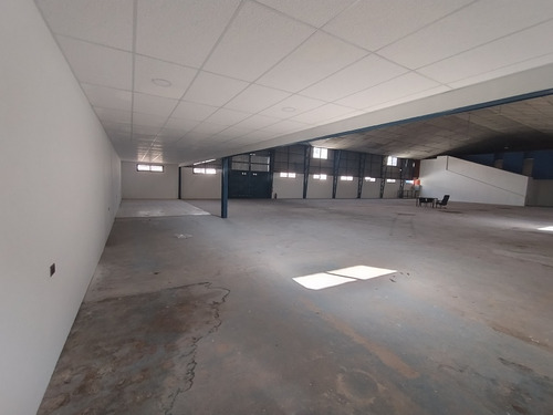 Arriendo Propiedad Industrial 1500m2 Con Galp&oacute;n 