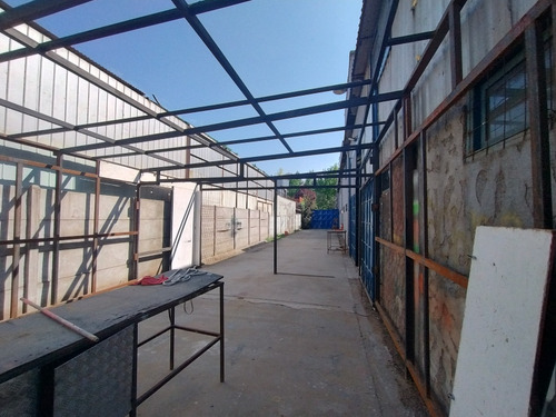 Arriendo Propiedad Industrial 1500m2 Con Galp&oacute;n 
