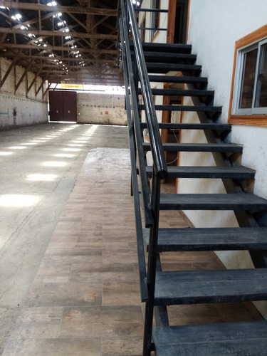 Corredora Arrienda Galp&oacute;n Industrial 