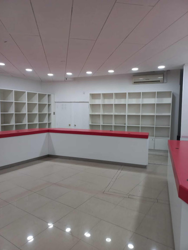 Local Comercial 3 Pisos Esquina Loreto/sta Filomena