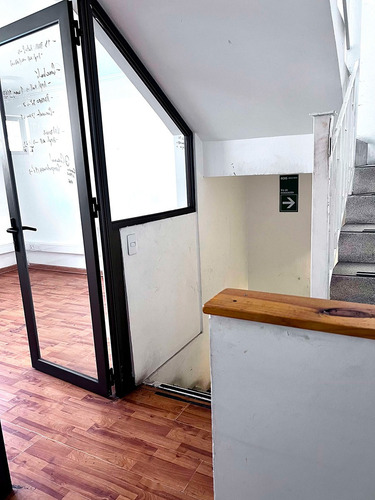 Propiedad Con Galp&oacute;n, Oficinas, Cercana Al Metro. Trif&aacute;sica.