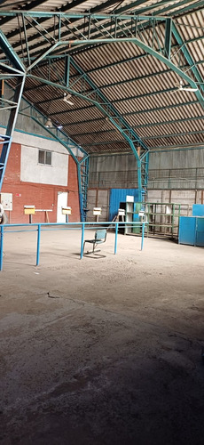 Extraordinario Galp&oacute;n Con Oficinas