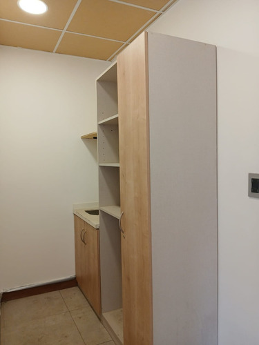 Moderna Bodega Con Oficina Y Showroom Frente A La Radial