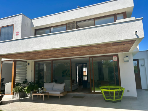 Venta Casa NO 5D 5B 3E 1B Montemar - Conc&oacute;n