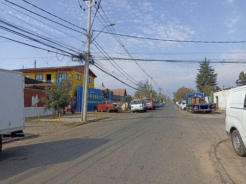  Galp&oacute;n Industrial Con Oficinas Administrativas En La Granja