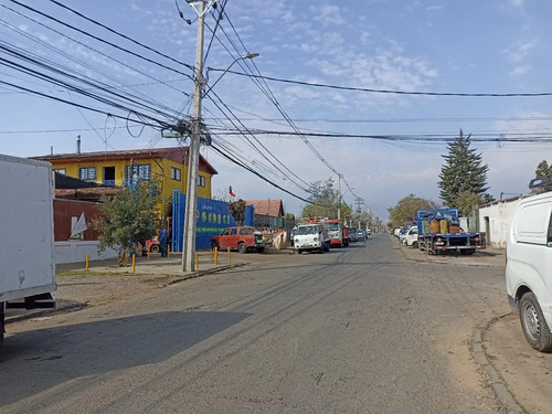 Galp&oacute;n Industrial Con Oficinas Administrativas En La Granja