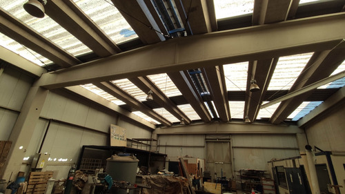 Propiedad Industrial: Edificio De Oficinas Y Galp&oacute;n