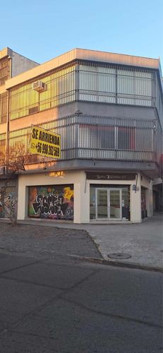 Local Comercial 3 Pisos Esquina Loreto/sta Filomena