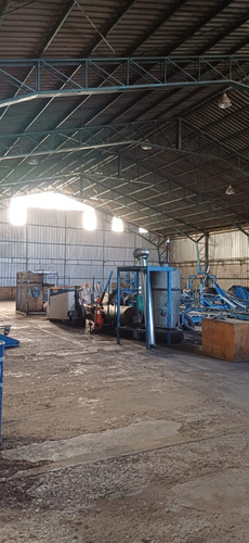 Extraordinario Galp&oacute;n Con Oficinas