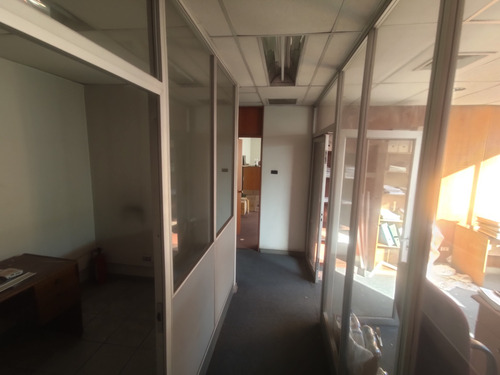 Propiedad Industrial: Edificio De Oficinas Y Galp&oacute;n