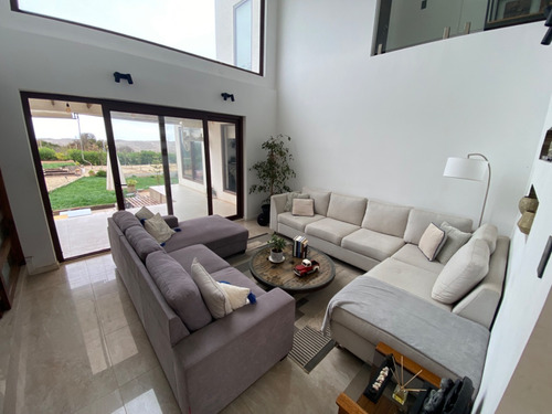 Venta Casa 5D en suite Walk-in cl&oacute;set 4B 3E  - Conc&oacute;n