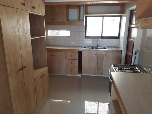 Arriendo Casa NP 4D 3B 1E Playa Amarilla - Conc&oacute;n