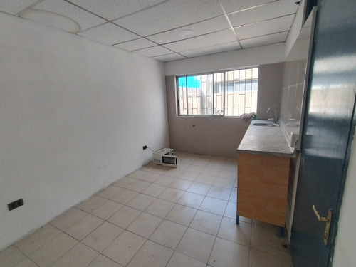 Arriendo Propiedad Industrial 1500m2 Con Galp&oacute;n 