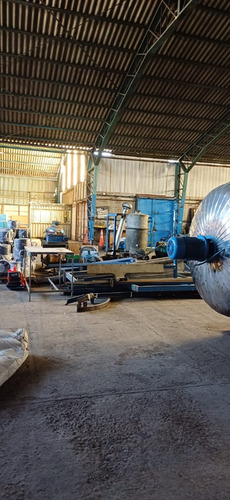 Extraordinario Galp&oacute;n Con Oficinas