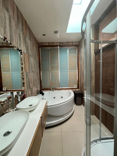 Venta Casa P 4D en suite 3B 4E 1B Los Romeros - Los Manantiales - Conc&oacute;n