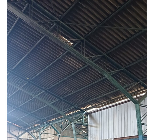 Extraordinario Galp&oacute;n Con Oficinas