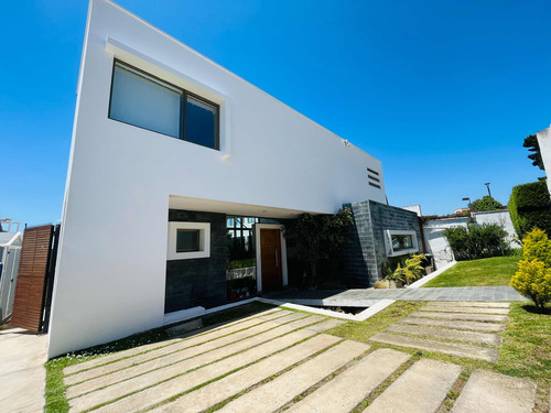 Venta Casa 4D 3B 3E Montemar - Conc&oacute;n