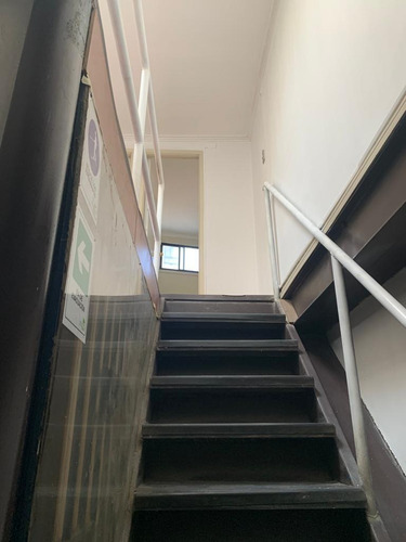 Galp&oacute;n De 600 Con Trif&aacute;sica Y Puente Gr&uacute;a Y 140 De Oficinas