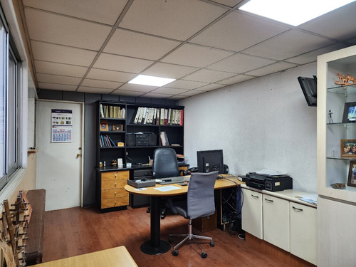 Fabrica De Muebles O Uso De Galp&oacute;n Comercial