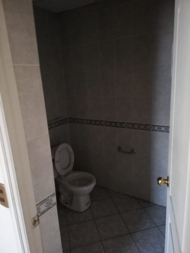 Bodega O Local Industrial Con Trifasica Sector Vivaceta