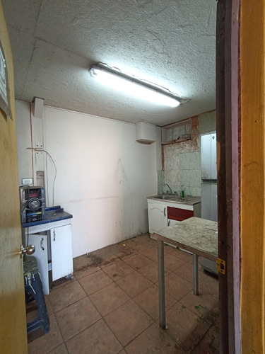  Galp&oacute;n Industrial Con Oficinas Administrativas En La Granja