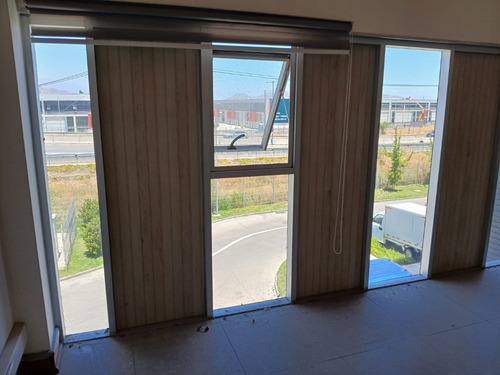 Moderna Bodega Con Oficina Y Showroom Frente A La Radial