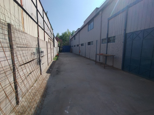 Arriendo Propiedad Industrial 1500m2 Con Galp&oacute;n 